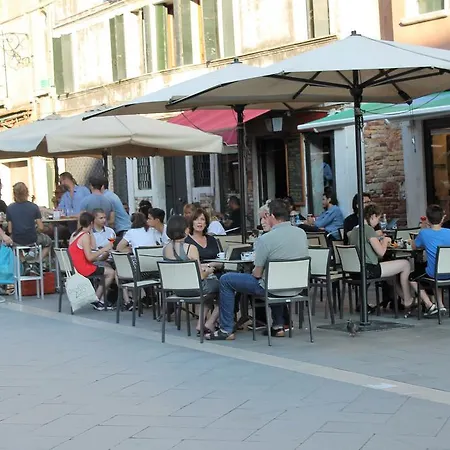 Calle Dei Preti Apartman *